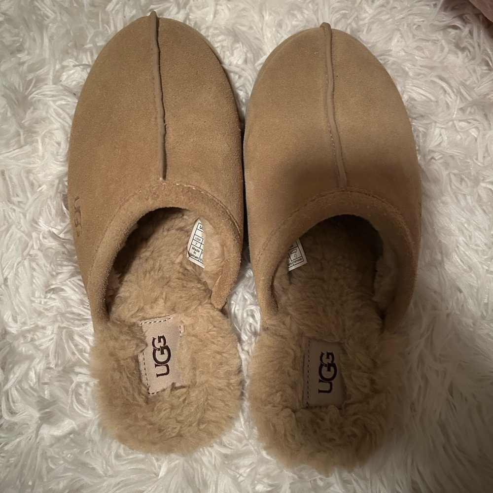 UGG® Pearle UGGplush™ Scuff Slipper (Women)
 Size 7M